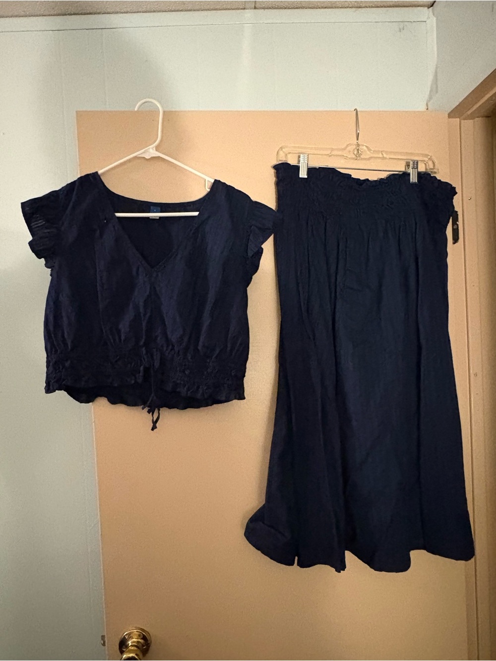 Women's Old Navy 2 piece top and skirt - Navy